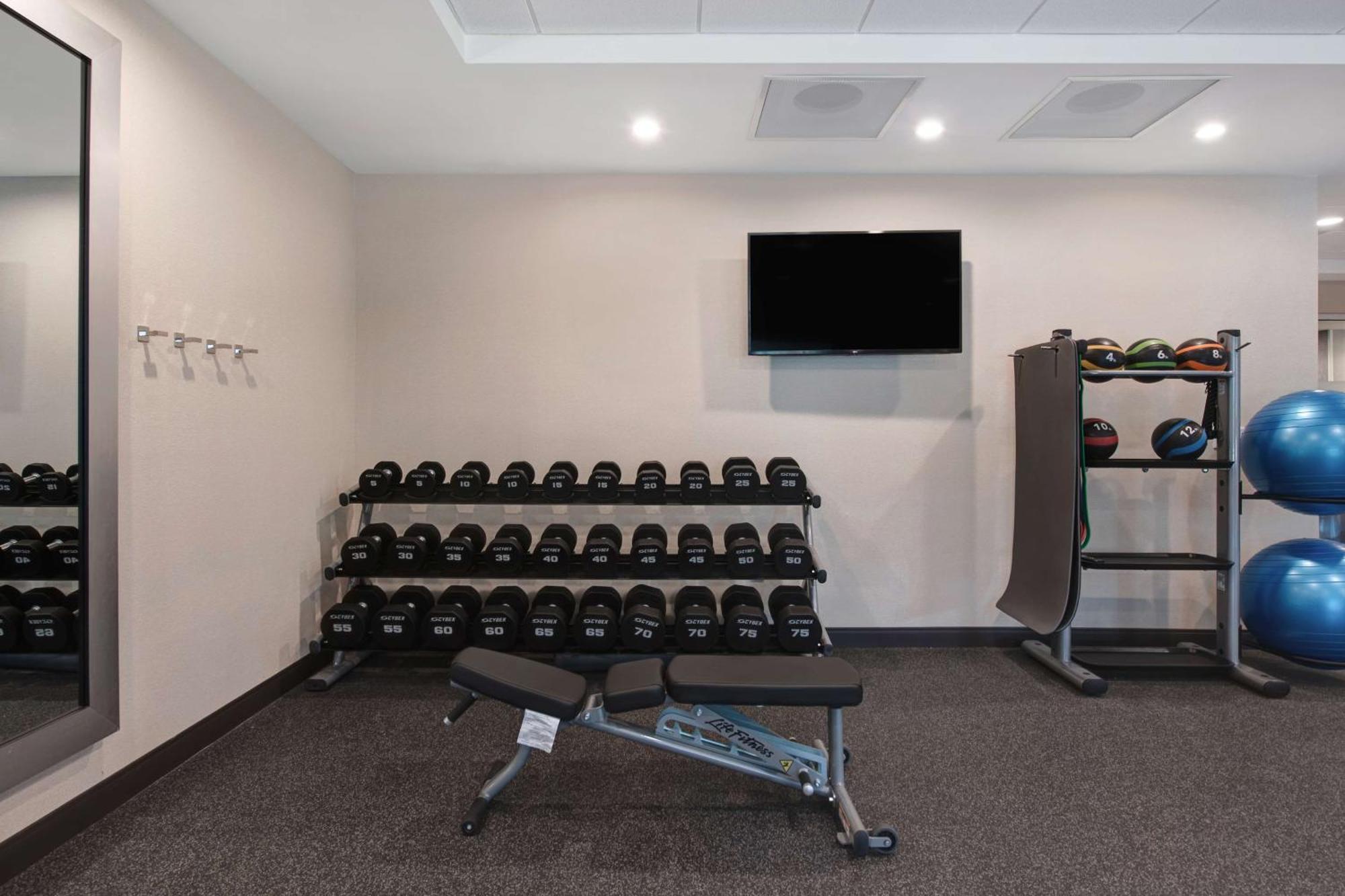 Home2 Suites By Hilton Fayetteville North Екстер'єр фото
