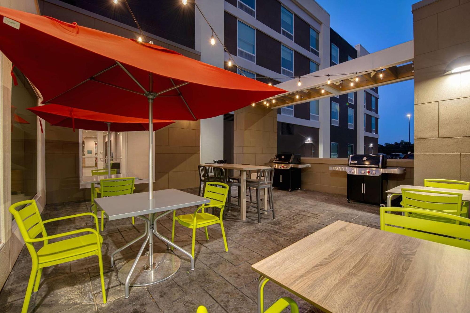 Home2 Suites By Hilton Fayetteville North Екстер'єр фото