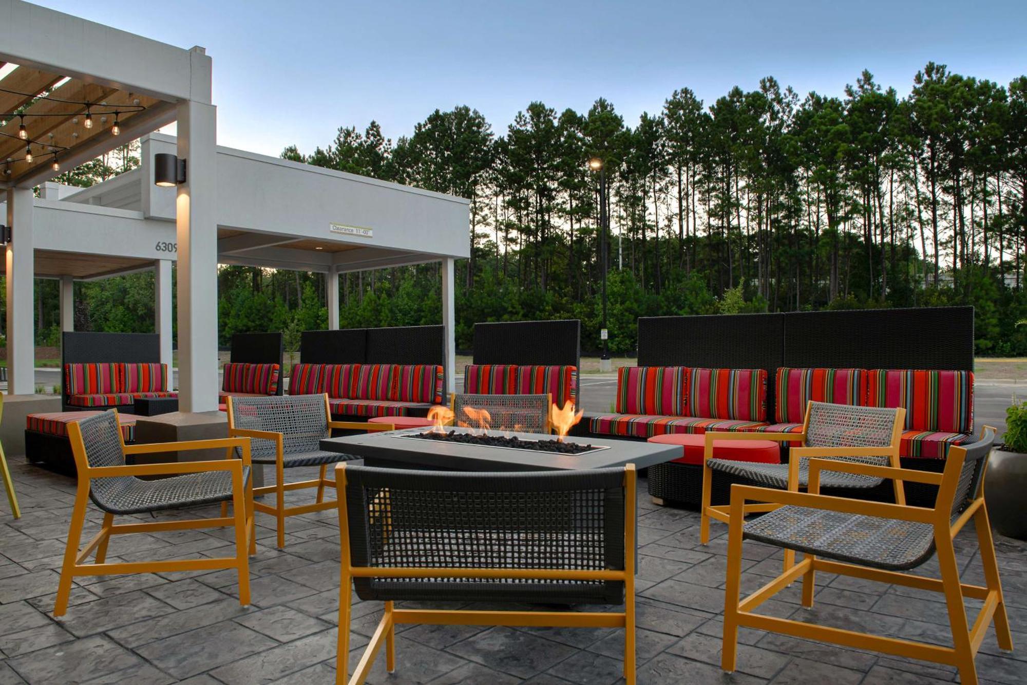 Home2 Suites By Hilton Fayetteville North Екстер'єр фото
